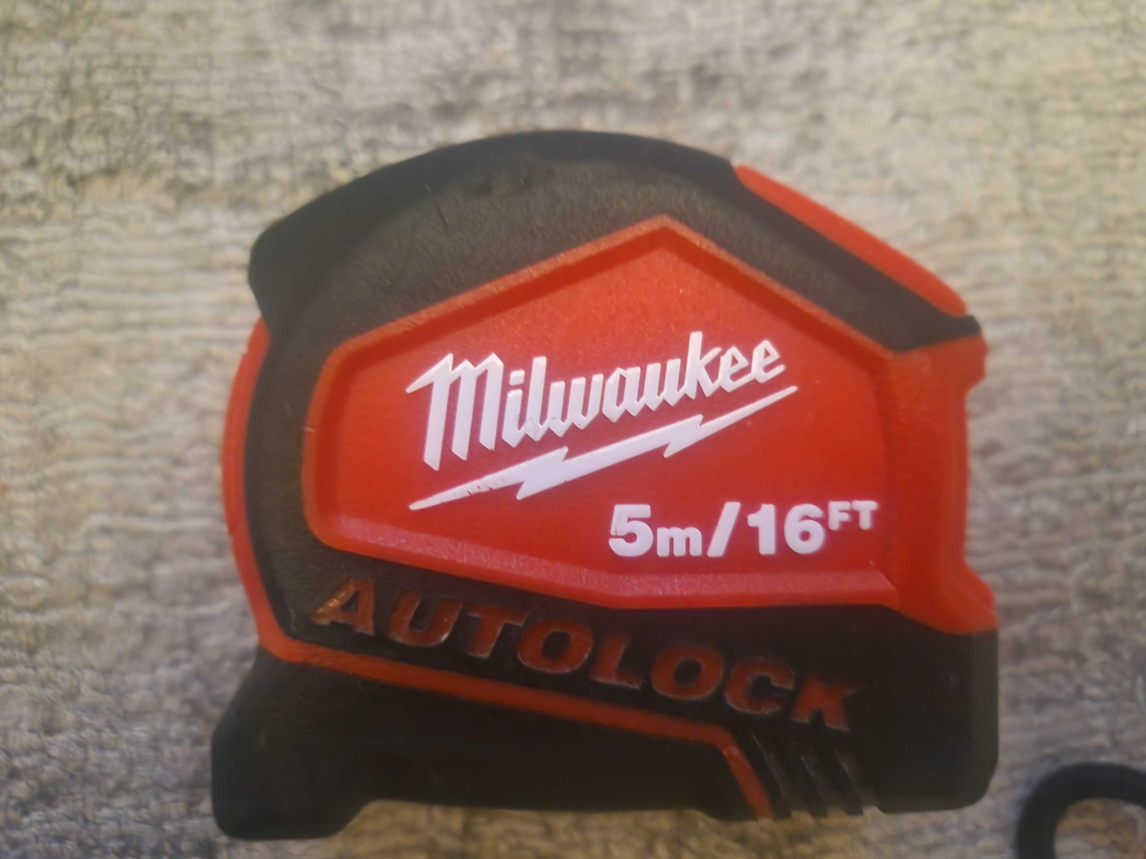 sprzedam zestaw Milwaukee miara zwijana i bity PZ3