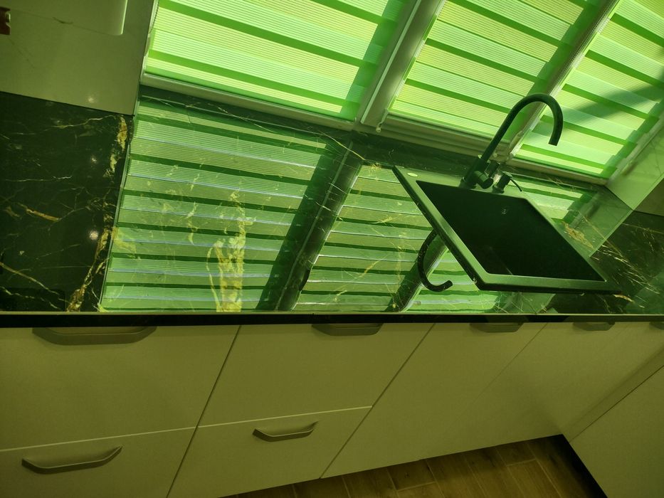 Столешница на кухню из керамогранита , мойкиа из керамогранита