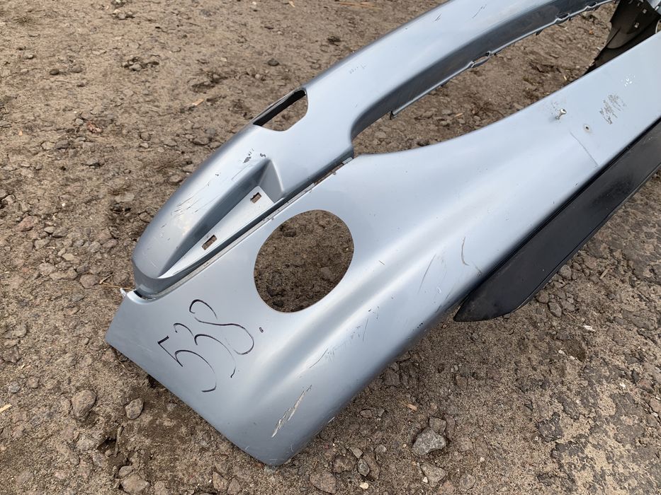 Бампер на Peugeot 206