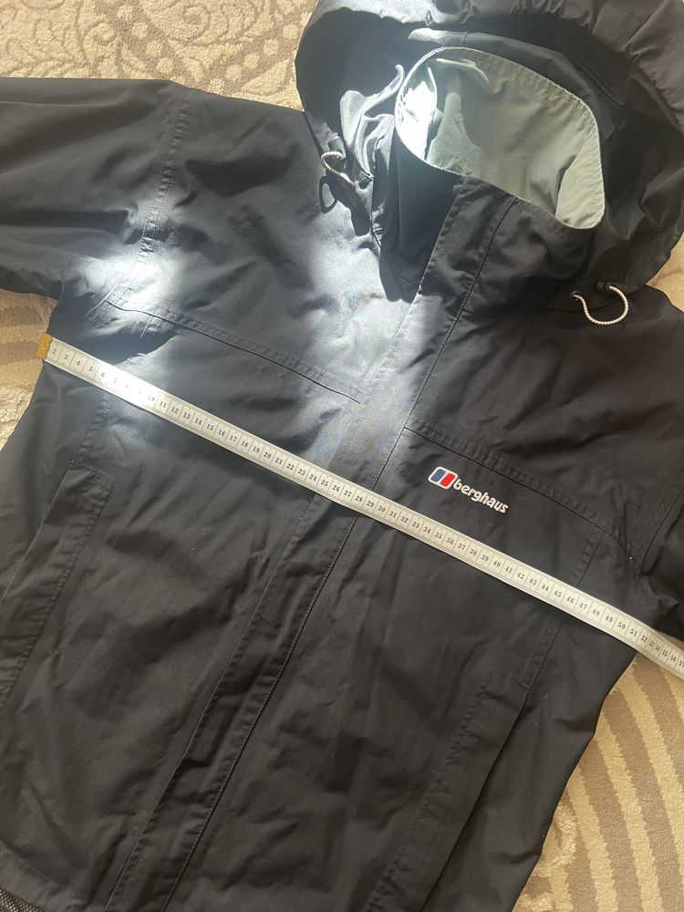 Чоловіча мембранна куртка Berghaus S розмір
