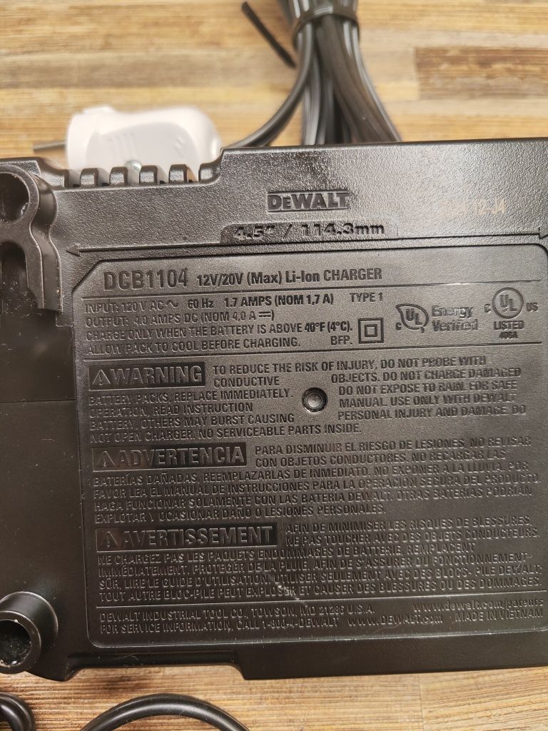 Підзарядний пристрійт DeWalt dcb 107, dcb1102 (2ah) 220В