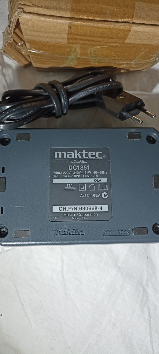 Зарядное устройство Makita/Maktec/DeWalt (Новое).