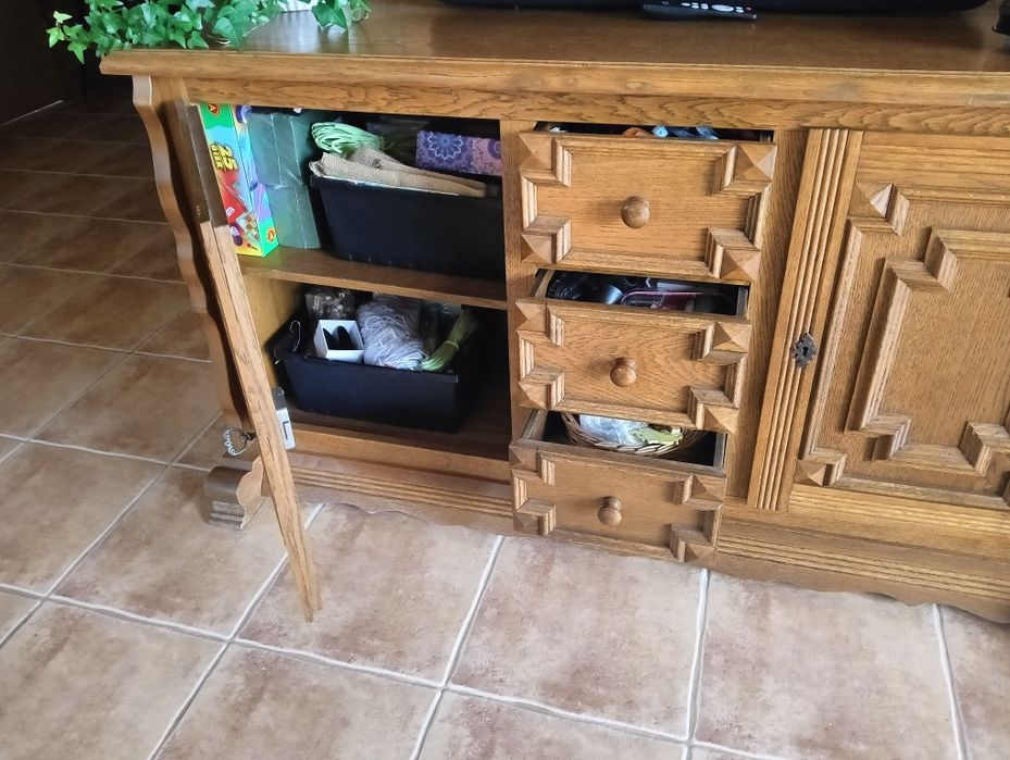 Komoda dębowa z szufladami