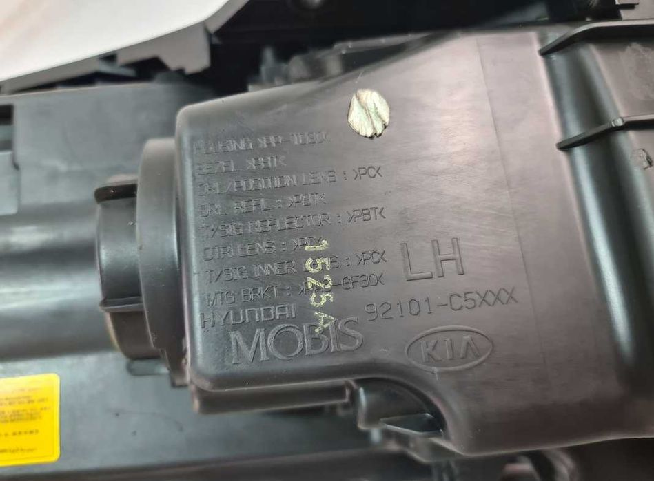 KIA SORENTO III - lampa lewa przód XENON 12 pin