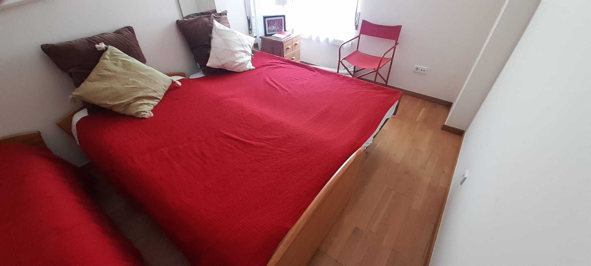 Vendo 2 camas solteiro duplas
