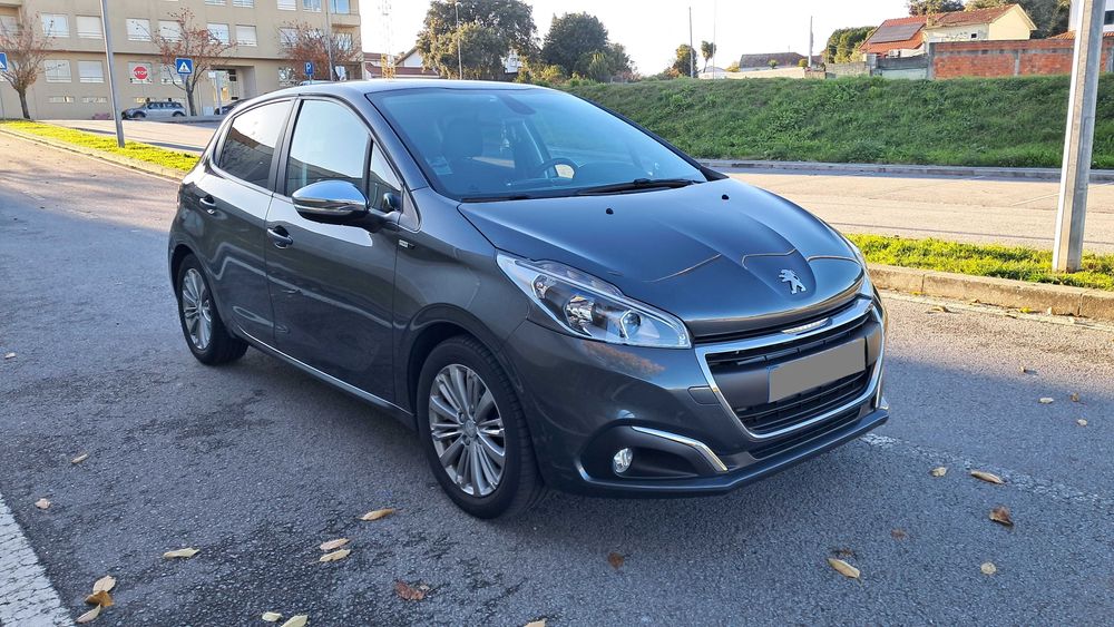 Peugeot 208 1.2 PureTech  STYLE