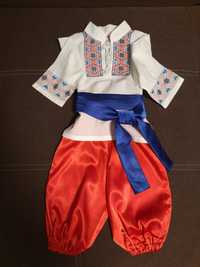 Український костюм: вишиванка, шаровари і кушак