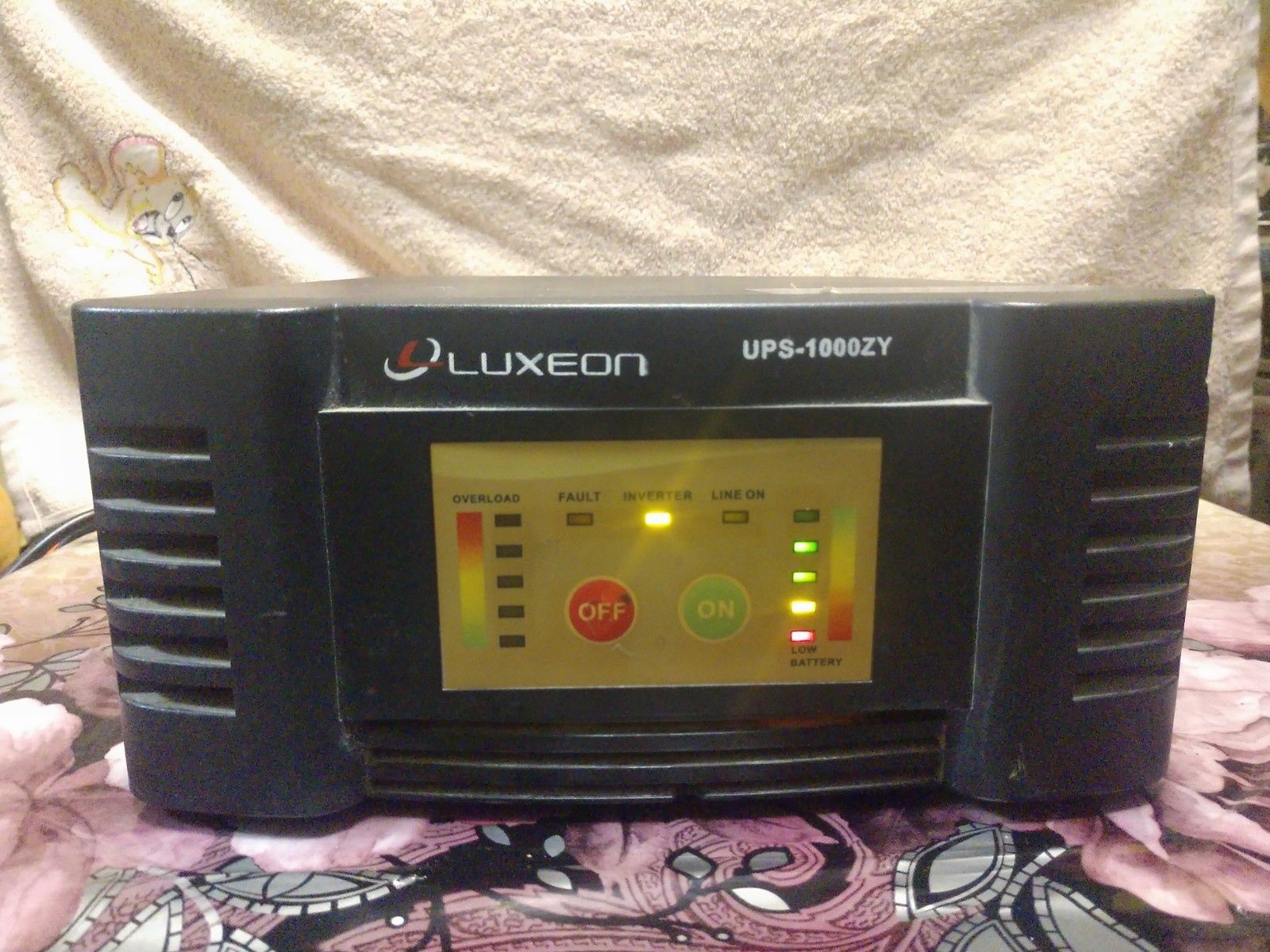 ИБП UPS Luxeon-1000zy полностью рабочий, чистый синус