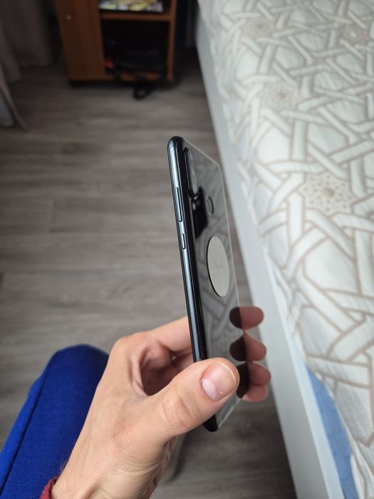 Телефон Huawei P30 lite