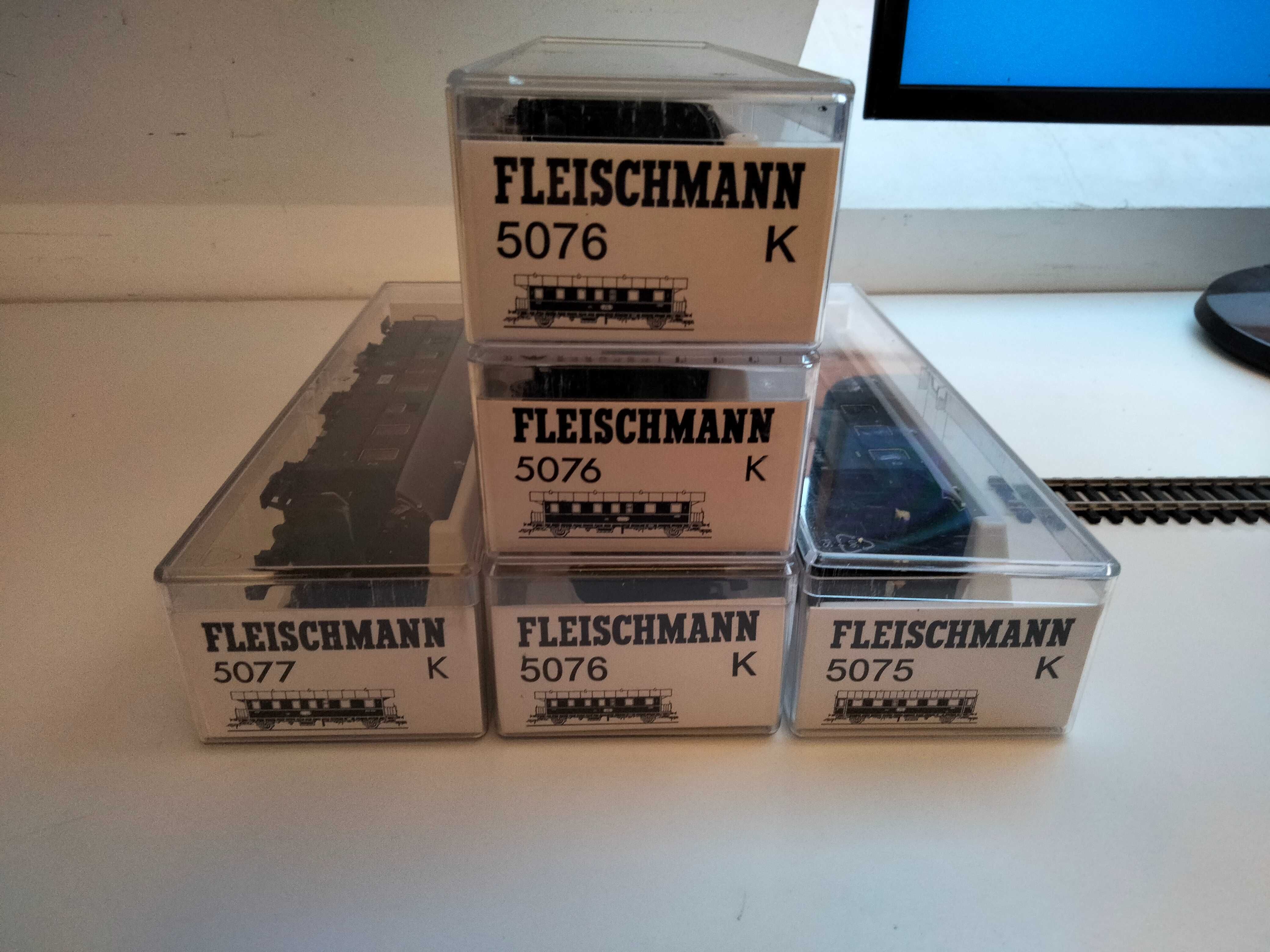 Model wagonu kolejowego DB Fleischmann H0 - 5075, 5076, 5077 (5 szt.)