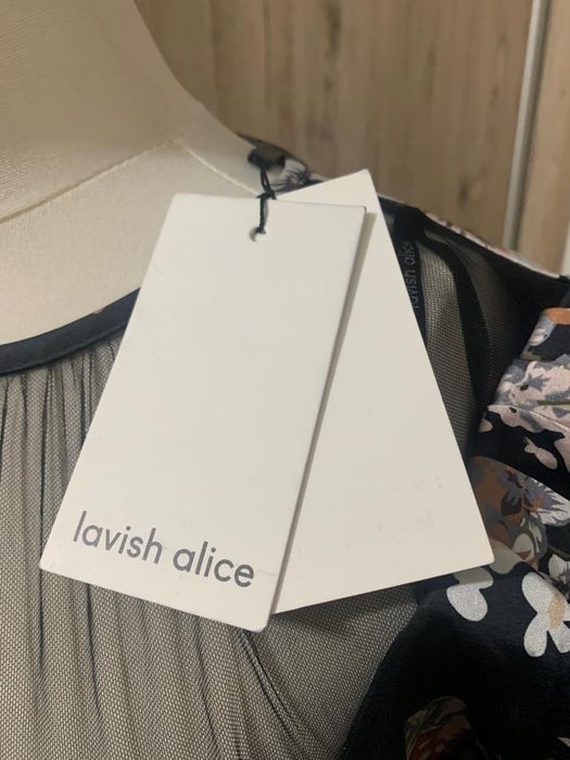 Sukienka mini z bufkami