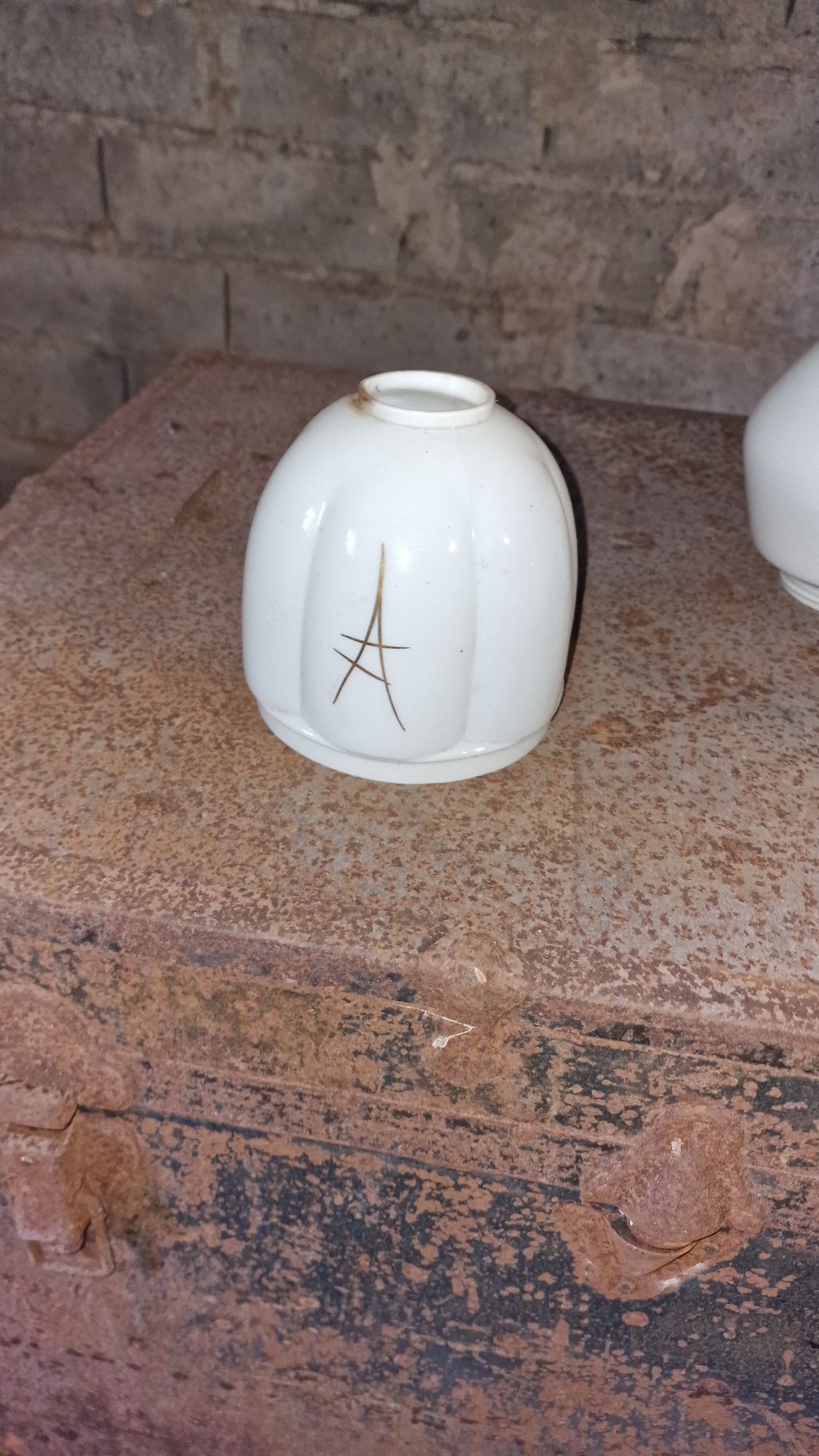 Klosze szklane do lamp z czasów prl
