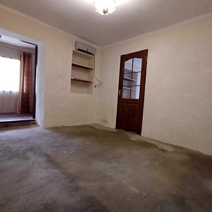 Продаж півбудинку,район центральних мостів,лодочної станції.