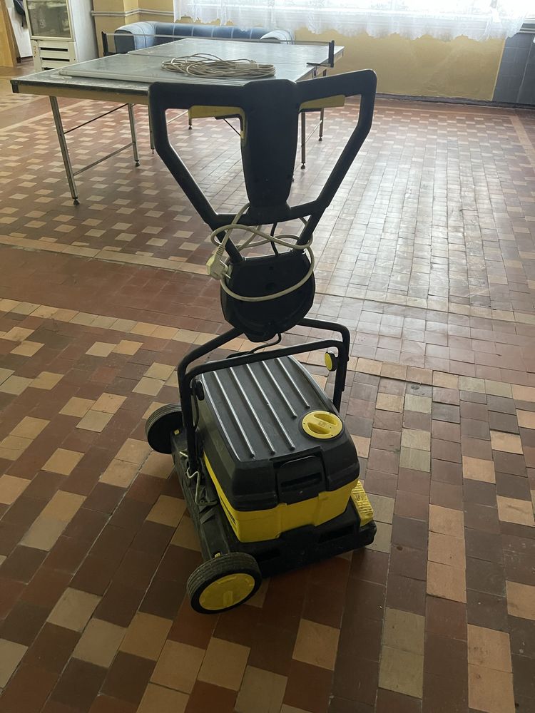 Підлогомийна машина Karcher BR 40/10 C