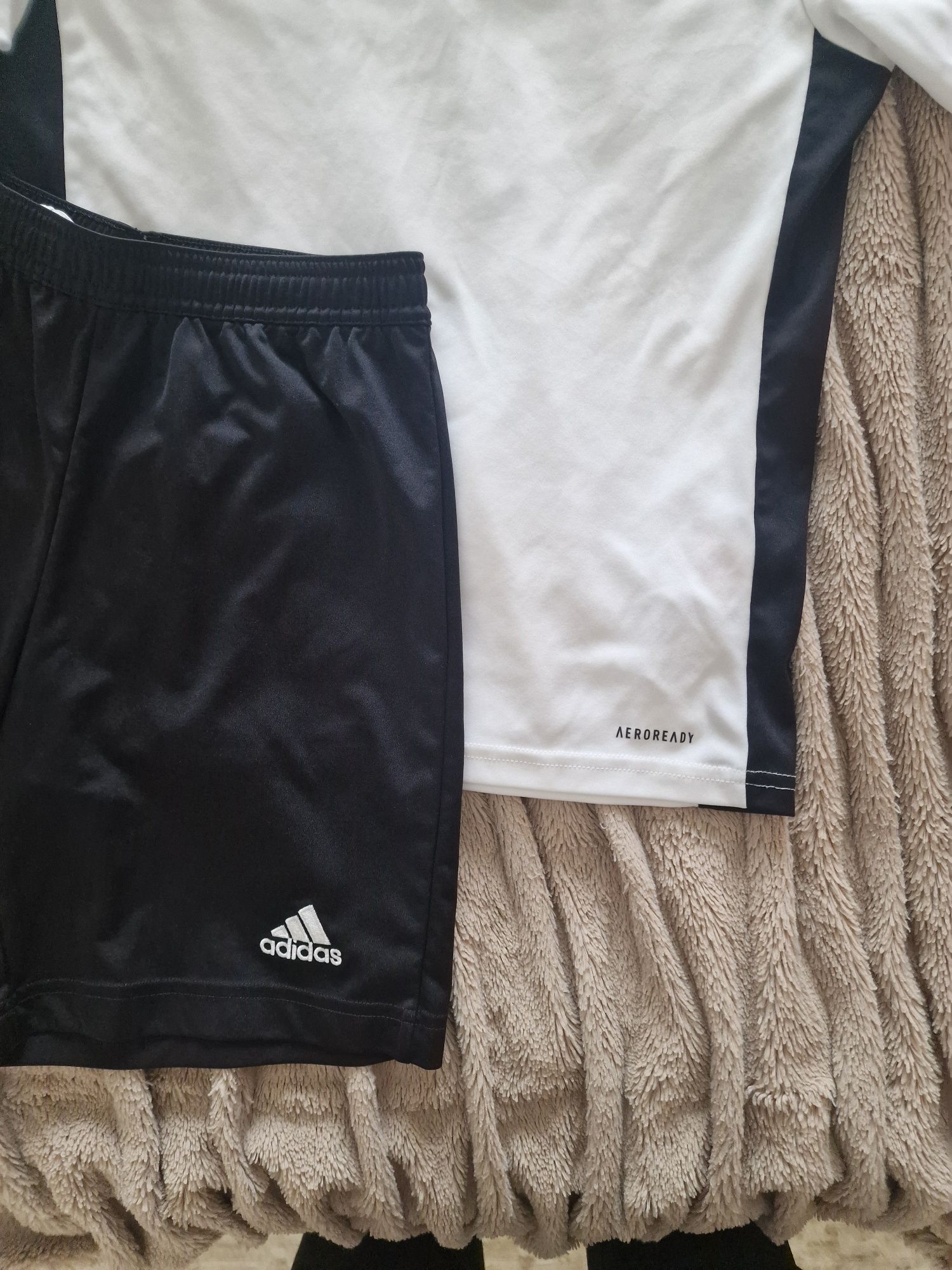 Strój na Wf Adidas r. 152, strój sportowy czarno biały
