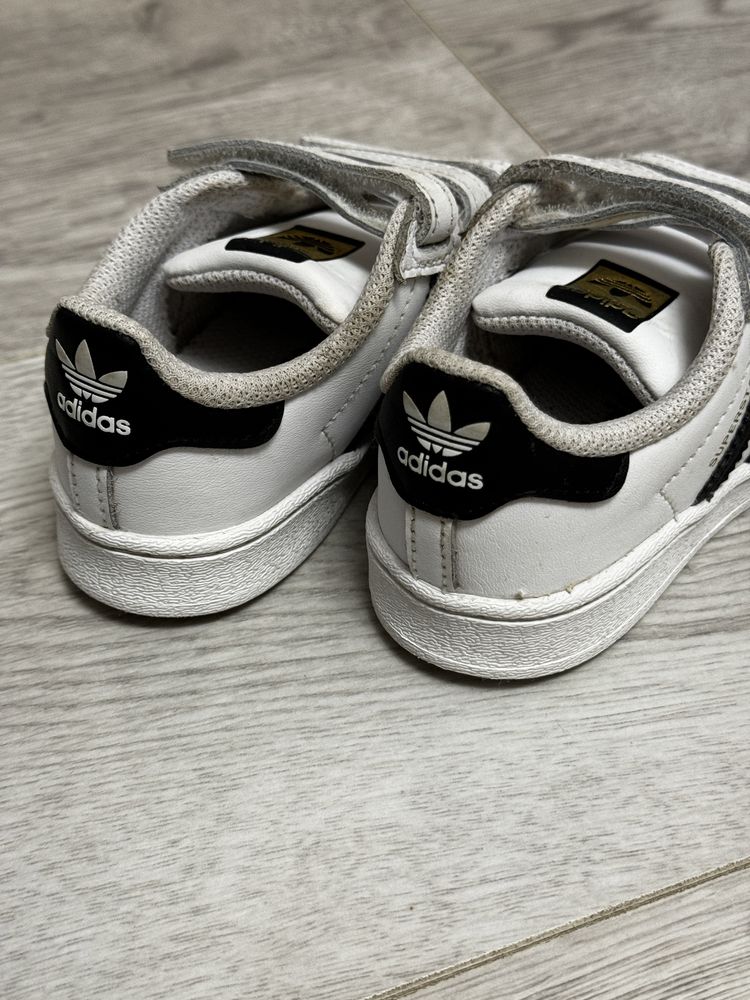 Adidas superstar 23