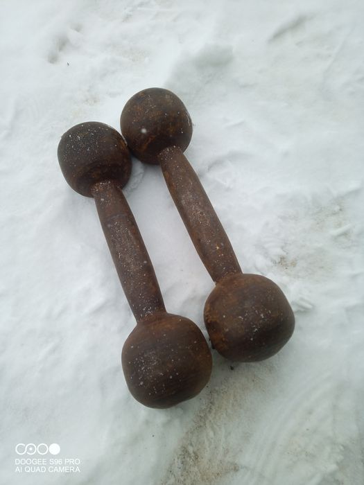 Продам гирю 16 кг.