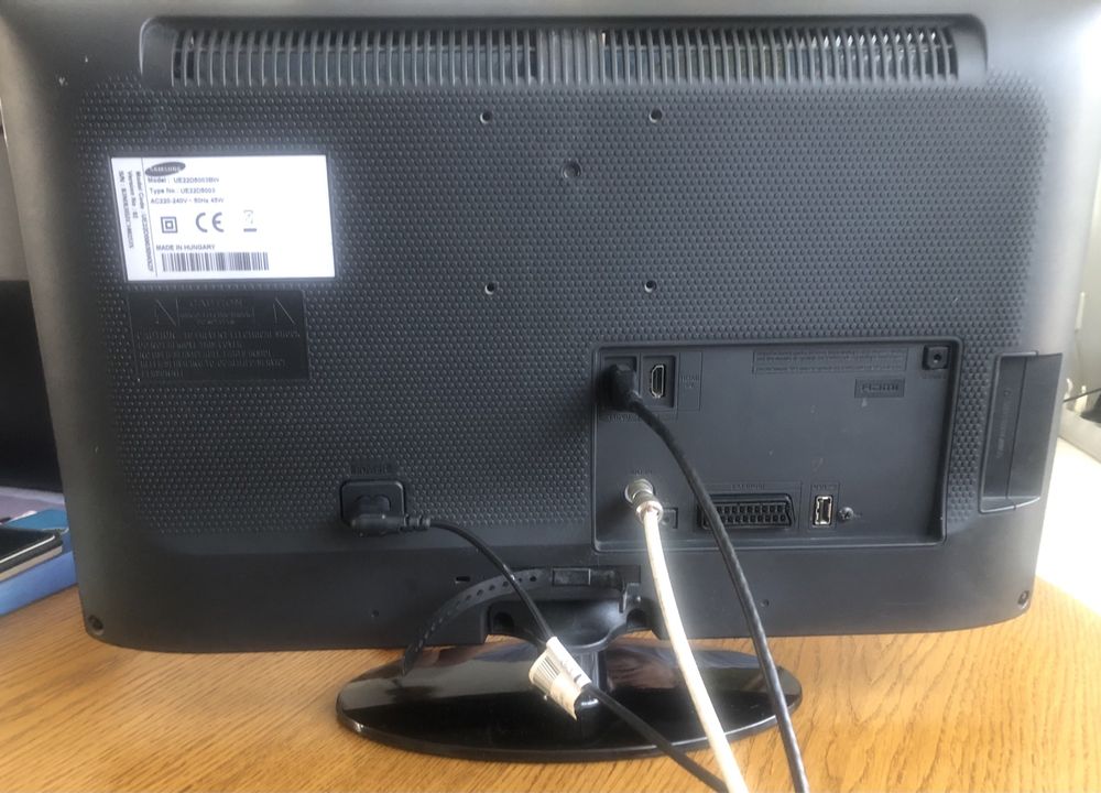 TV LED Samsung UE22D5003 BW 22 cale 100 HZ z podstawką bez pilota