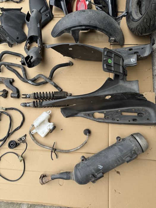 Yamaha xmax 125 koło lampa łącznik tłumik lusterko owiewka tarcz