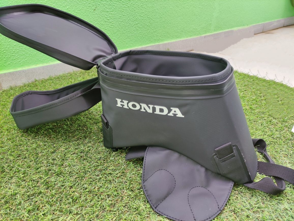 Bolsa deposito original Honda de 4,5 Lts

Ver os conteúdos do pack