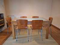 Mesa madeira e vidro e 6 cadeiras