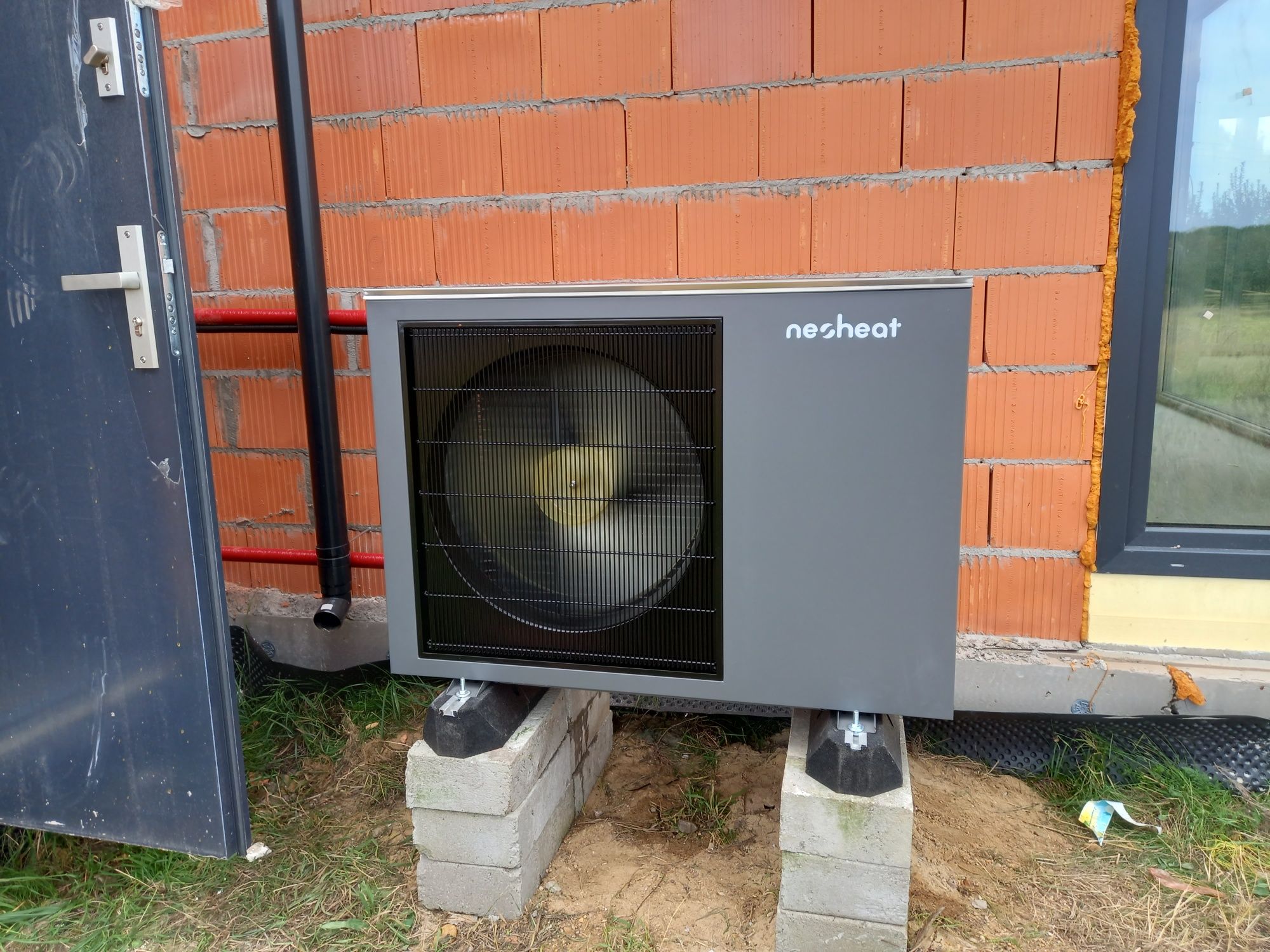Pompa neohet mono 09