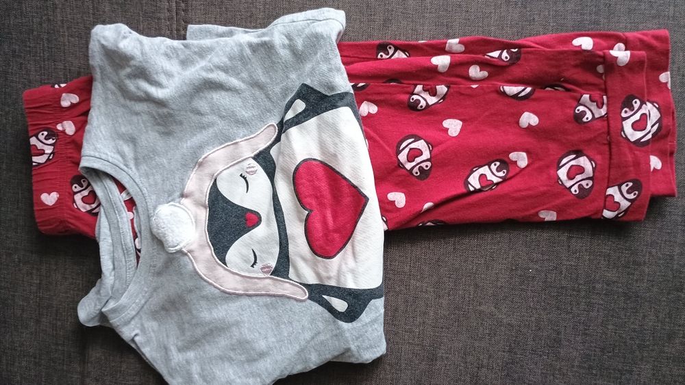 Piżamka dla dziewczynki 104 carry, zimowa, świąteczna