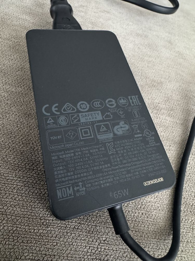 Zasilacz Ładowarka Microsoft model 1706 Surface 65W 15V 4A - Oryginaln