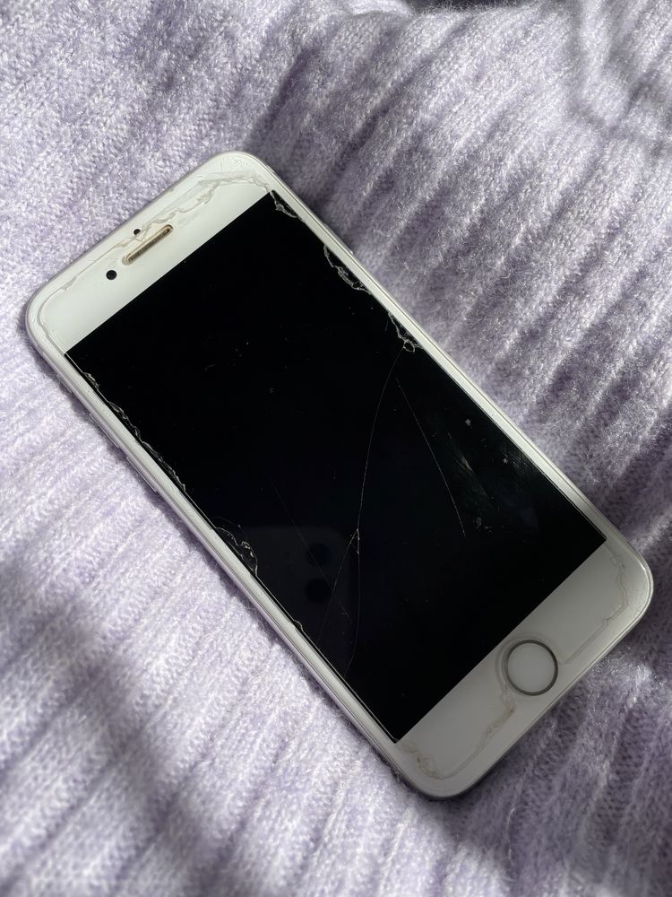 Telefon iPhone 8 biały