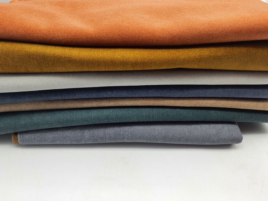 Tkanina obiciowa zestaw 7 kuponów-2,05 m.