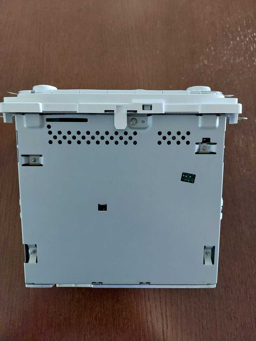 Nowe radio do smart 453 białe