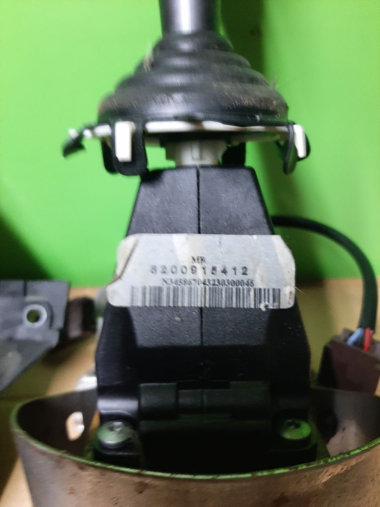 Robot lewarek joystick AUTOMAT  Renault Master Trafic Opel Vivaro