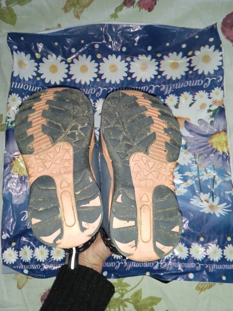 Зимові черевики 27 розмір дівчинці чобітки зимние ботинки
