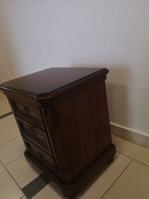 Szafka nocna w kolorze venge