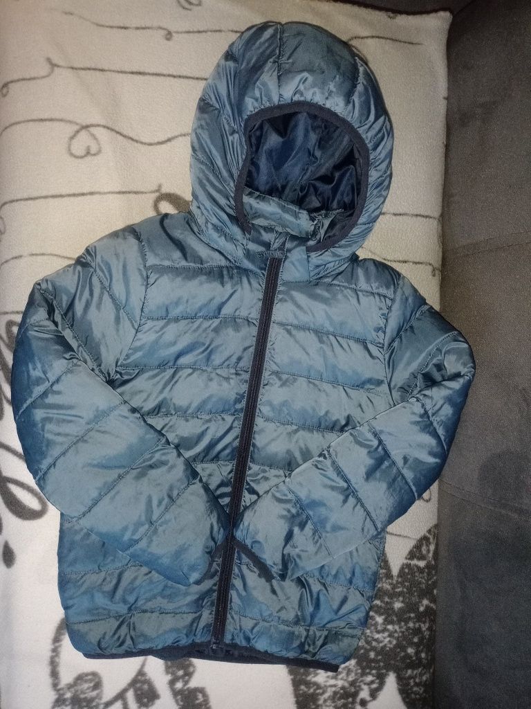 Pikowana kurtka H&M 122/128 niebieska wiosna jesień przejściowa