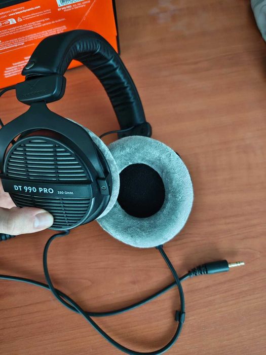 beyerdynamic dt 990 pro