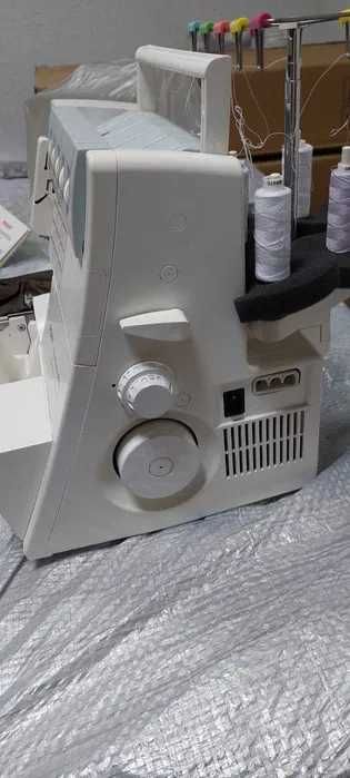 Швейная машинка Коверлок Pfaff 4852