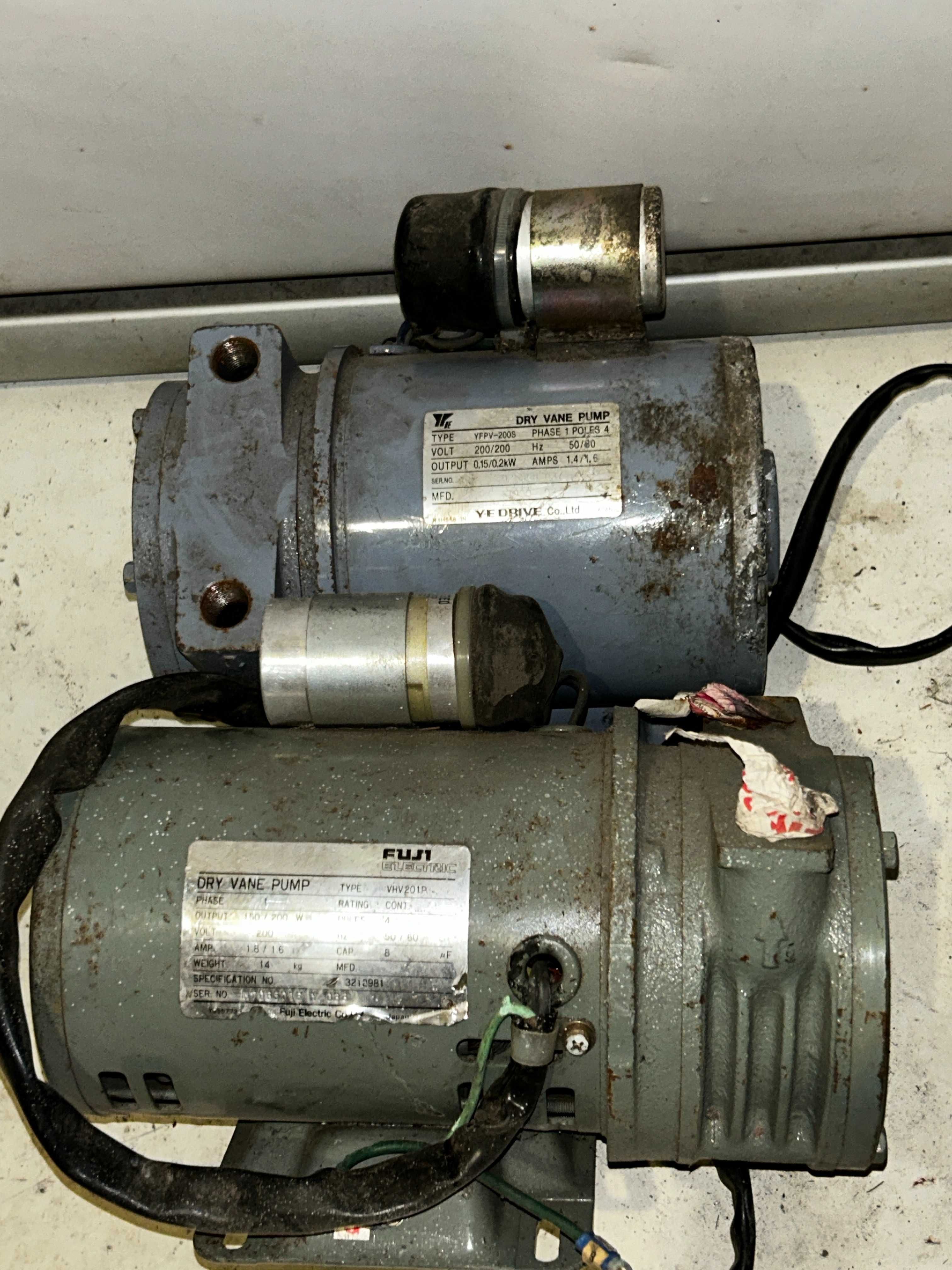 2 Pompy próżniowe YFPV-200S 150W 200V 1,4A SILNIK