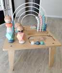 Mesa de atividades para bebés