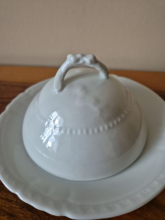 Maselniczka porcelanowa biała