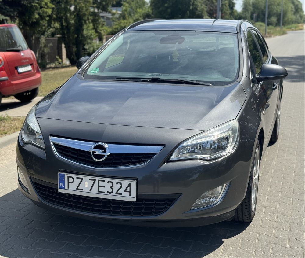 Opel Astra J Sports Tourer, kombi 1.4 Turbo ECOTEC 140KM, zadbana
