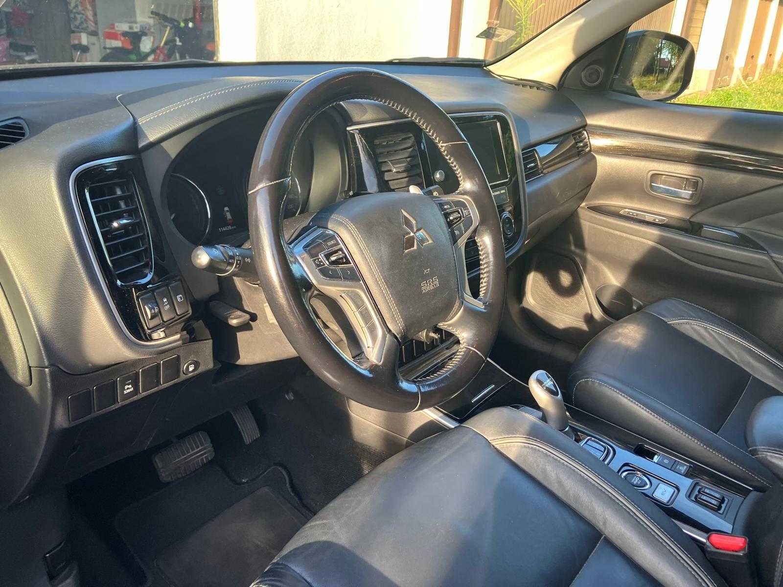 Mitsubishi Outlander PHEV Intense +