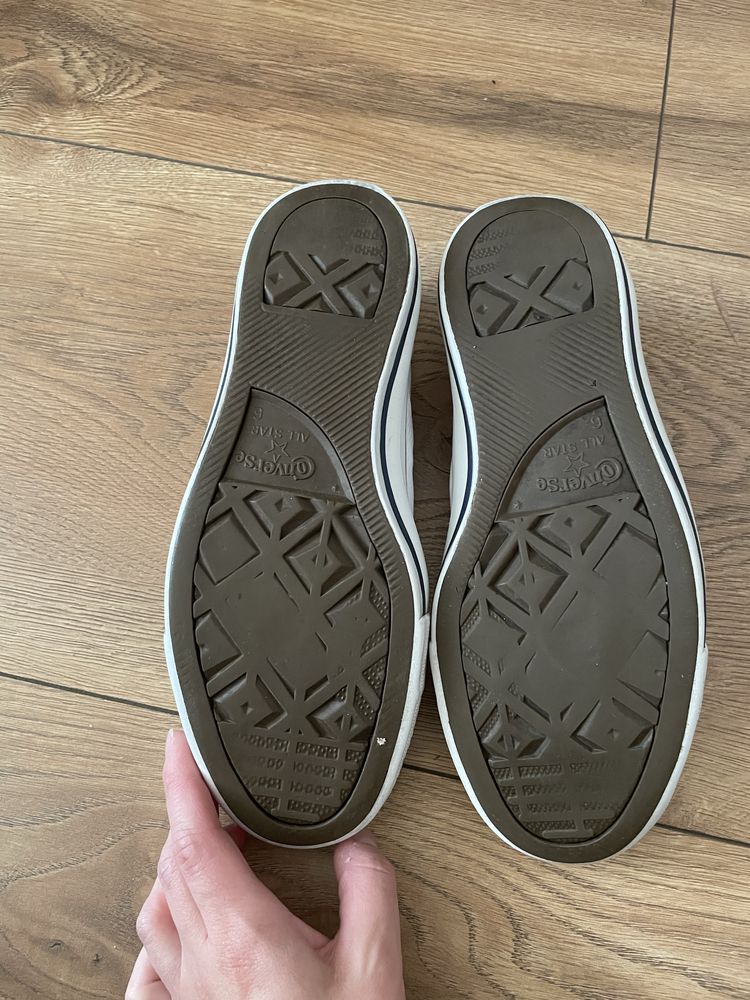 Białe skórzane trampki converse chuck taylor all star 39 40