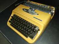 Máquina de escrever antiga.