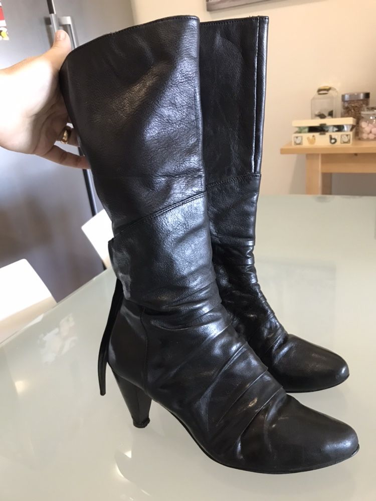 Botas em pele, n. 39, como novas