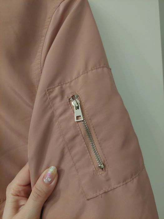 Różowa bomberka Stradivarius