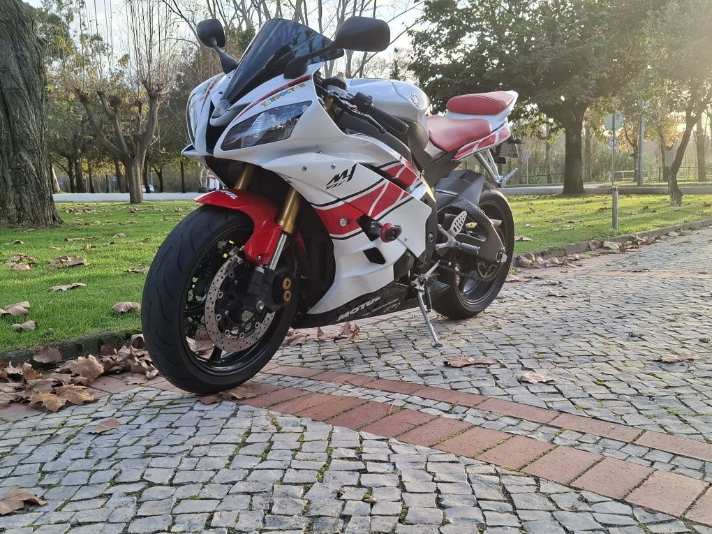 Mota Yamaha r6 2