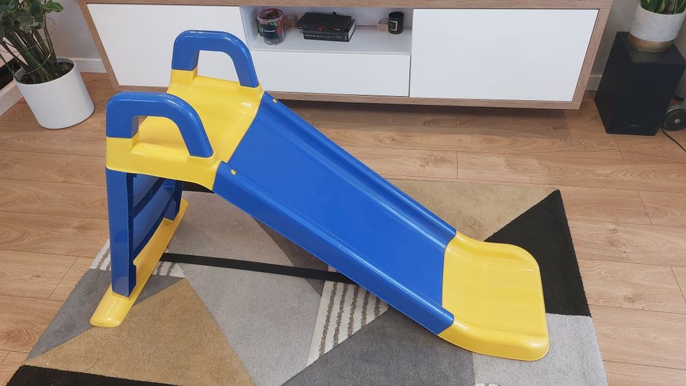 Zjeżdżalnia mala dla dzieci