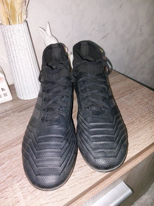 Бутси (шиповки)  Adidas predator 44 розмір, 28 см. устілка.