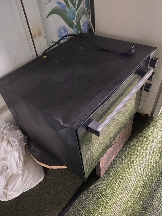 Продам духовку електричну